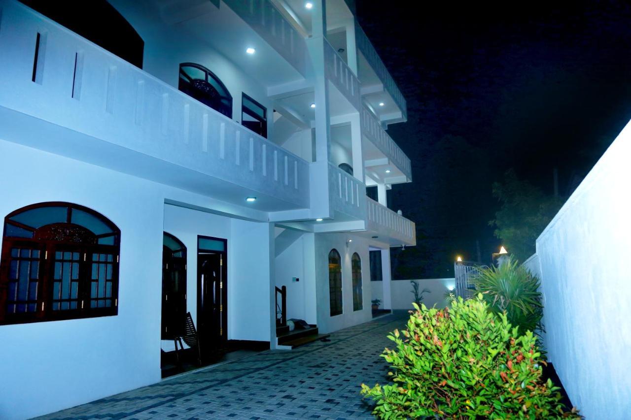 אמבלנגודה Royal Rich Villa מראה חיצוני תמונה